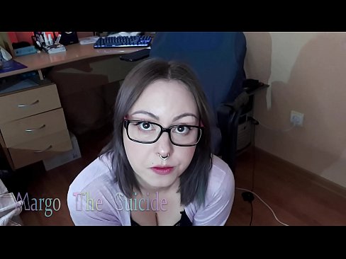 ❤️ Сэксуальная дзяўчына ў акулярах глыбока адсмоктвае фалаімітатар на камеру ❤❌ Порна fb у нас ☑